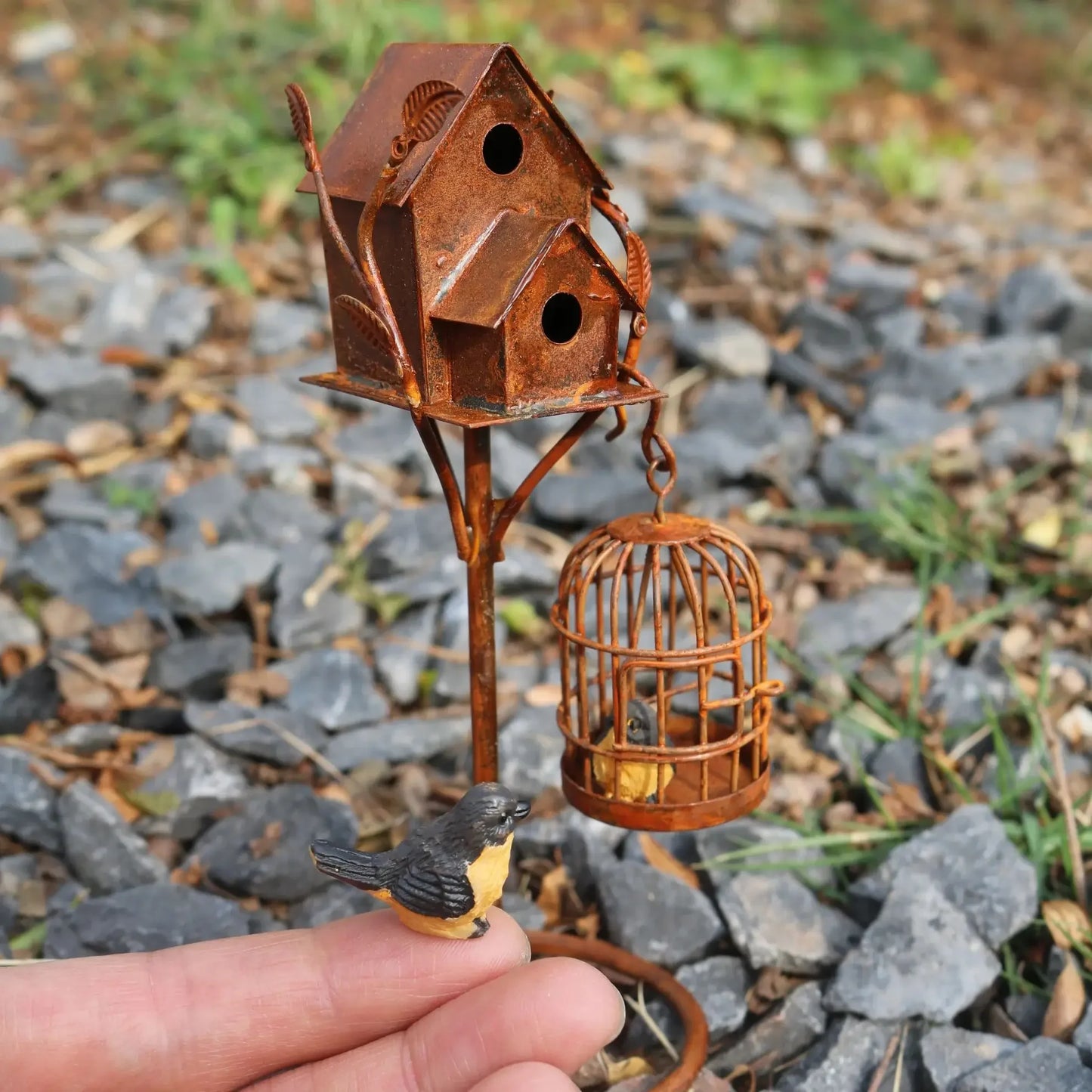Casita de pájaros miniatura para jardín