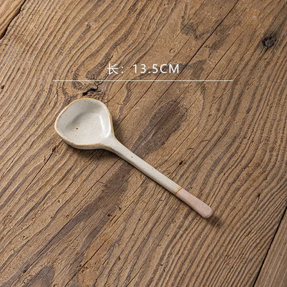 Taza y cuchara cerámica estilo japonés